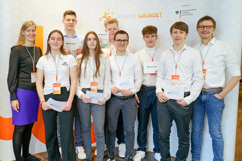 2023 03 Lender Gymnasium SK Jugend gründet Pitchevent München (1)