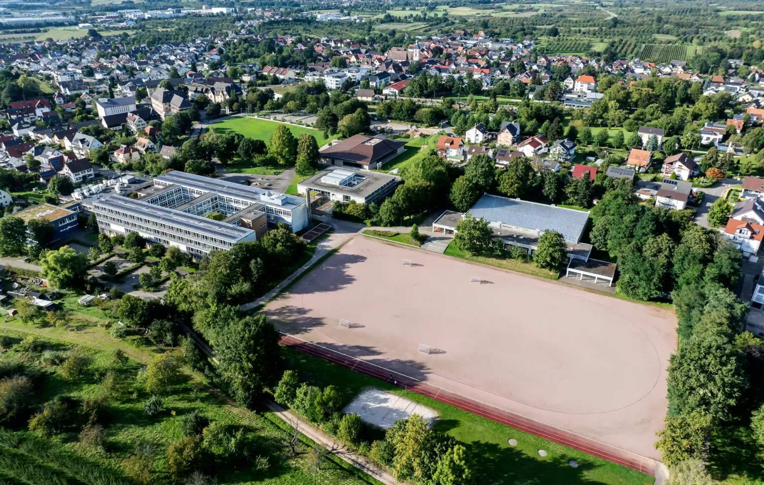2025 Lender Gymnasium Campus von oben (1)