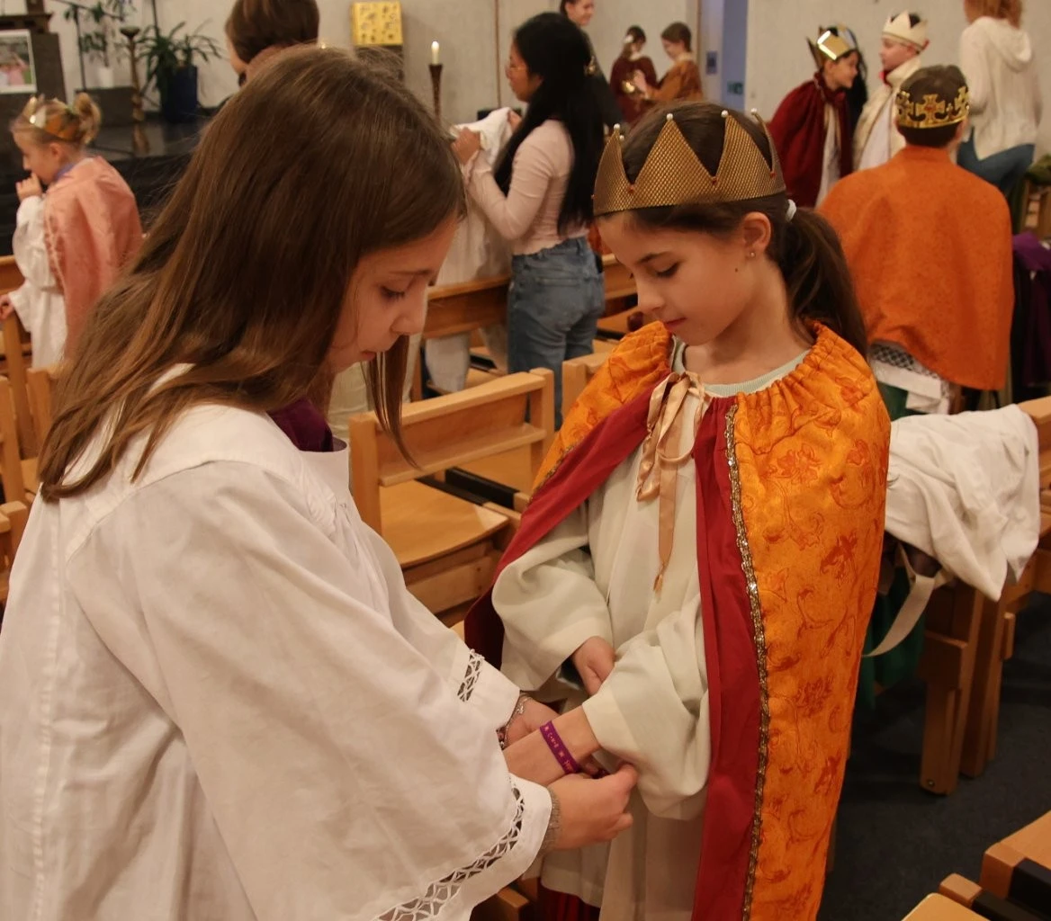 2025 Lender Gymnasium Schulseelsorge Sternsinger Godie (4)