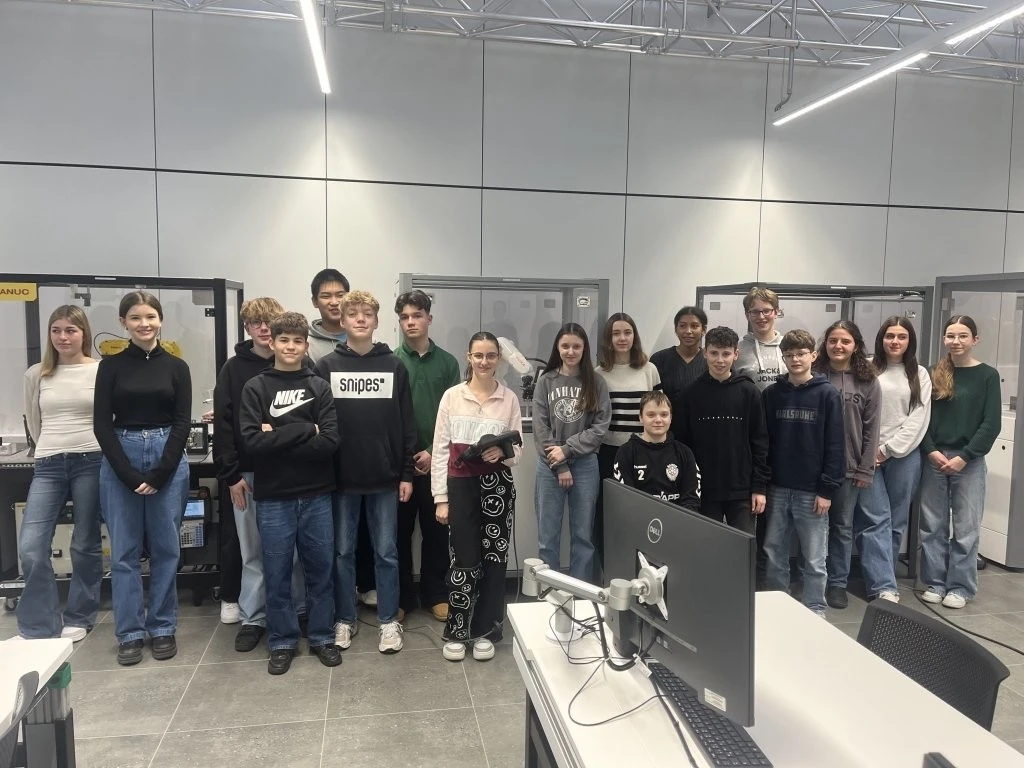 2025 02 Lender Gymnasium NwT Exkursion Schaeffler (2)