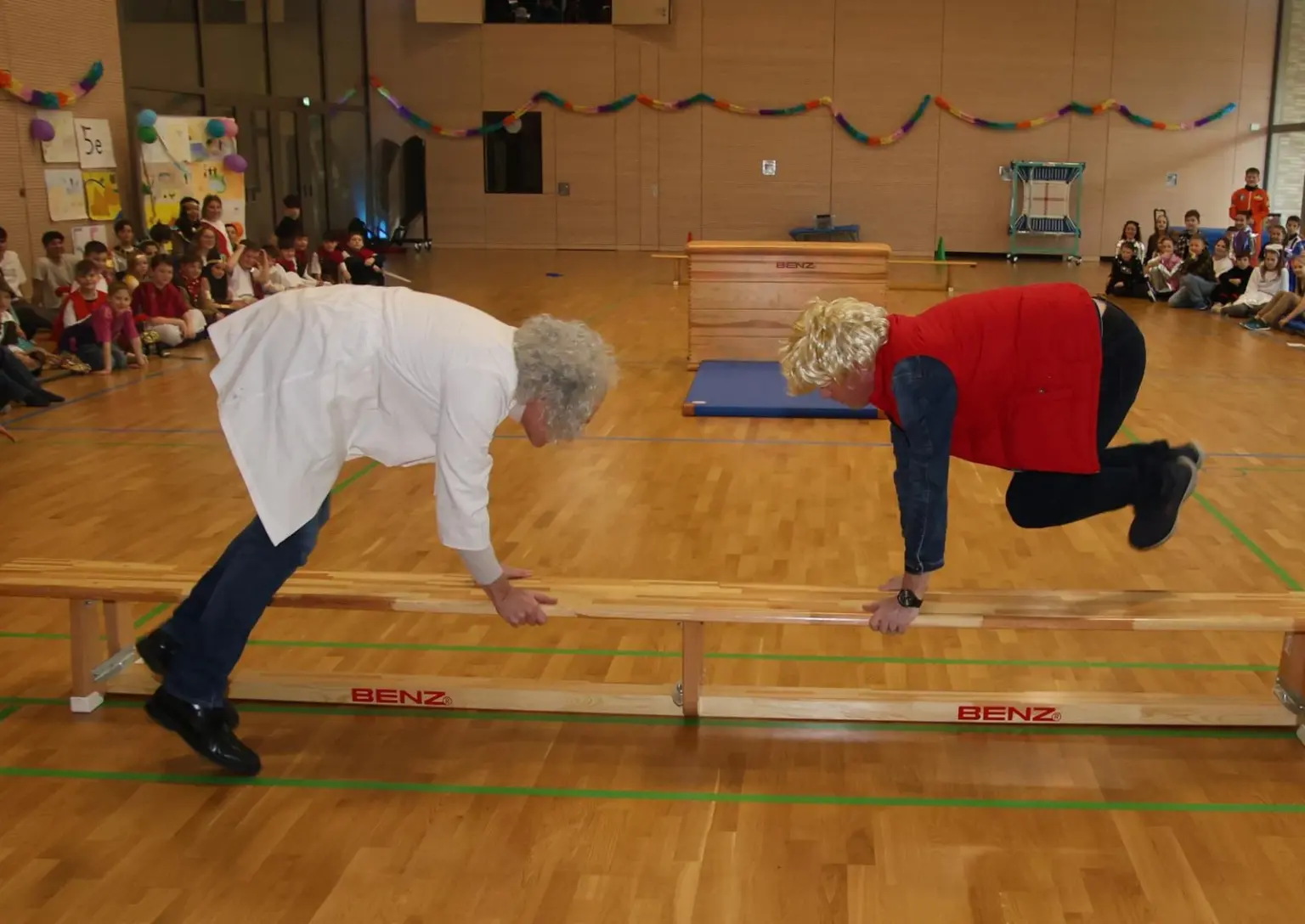 2025 02 Lender Gymnasium Schulleben Sextanerfastnacht (11)