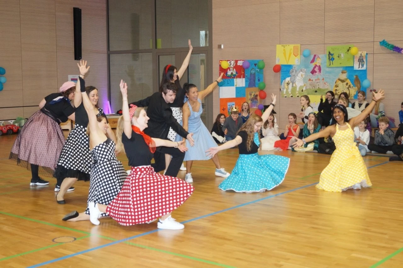 2025 02 Lender Gymnasium Schulleben Sextanerfastnacht (27)