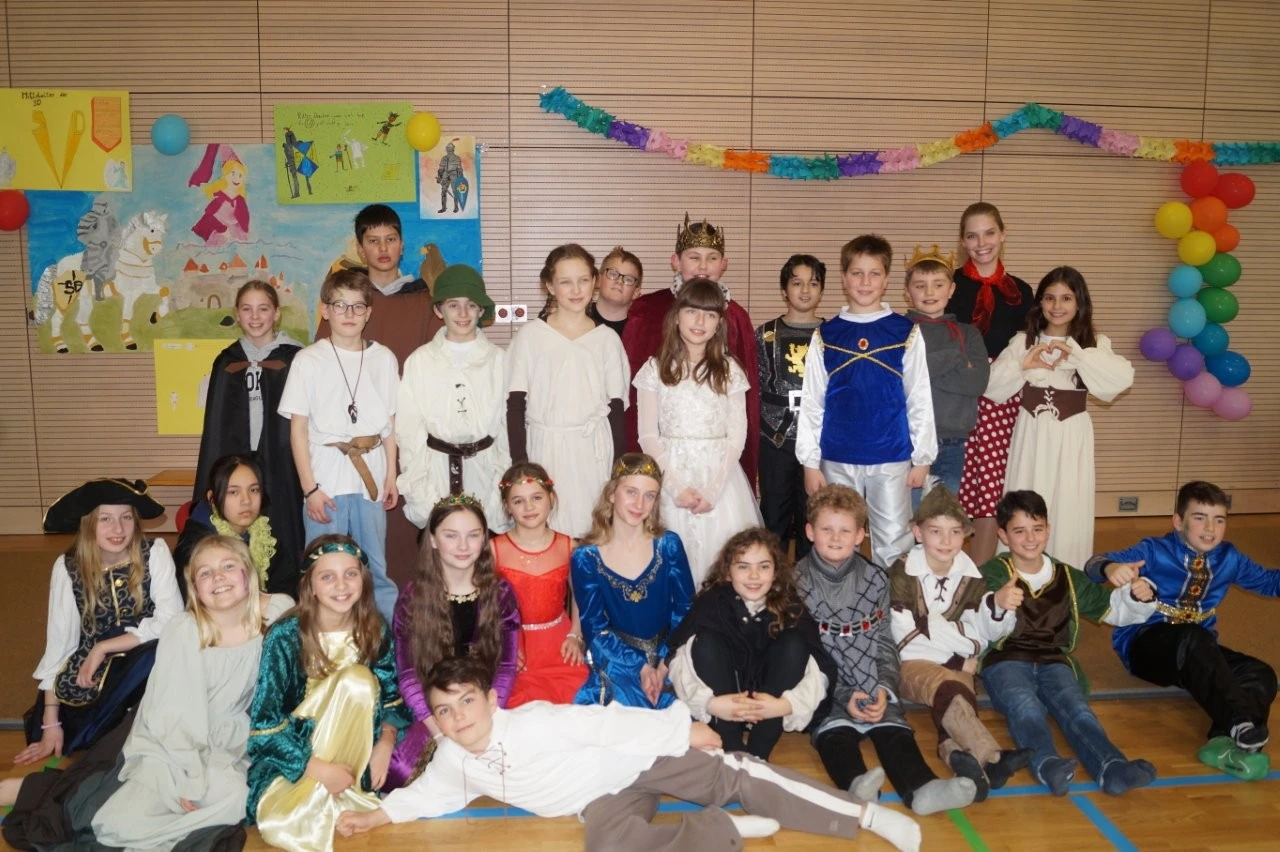 2025 02 Lender Gymnasium Schulleben Sextanerfastnacht (37)