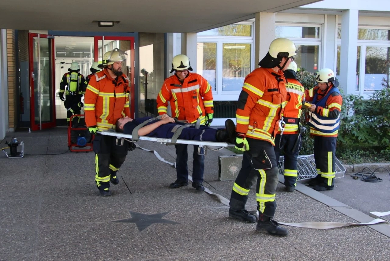 2025 04 Lender Gymnasium Schulleben Feuerwehr Übung (1)
