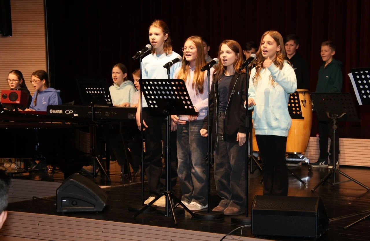 2025 05 Lender Gymnasium Musik Exkursion Festspielhaus (1)