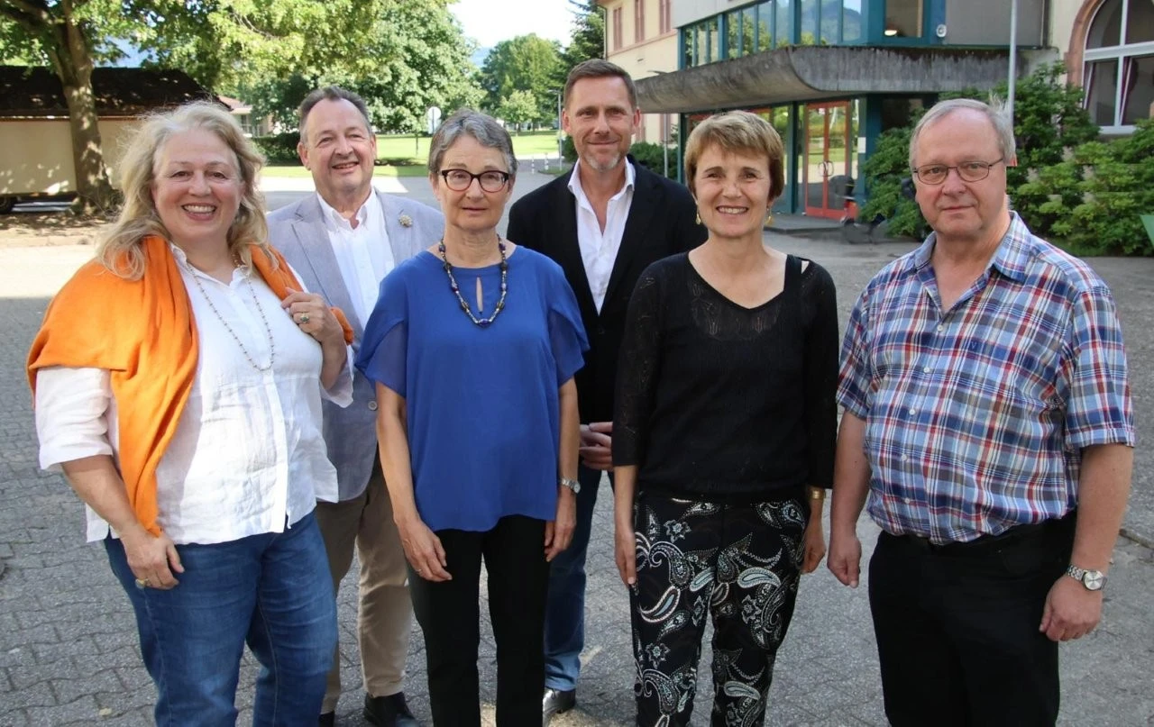 2025 07 Lender Gymnasium Schulleben Kollegenabschied (01)