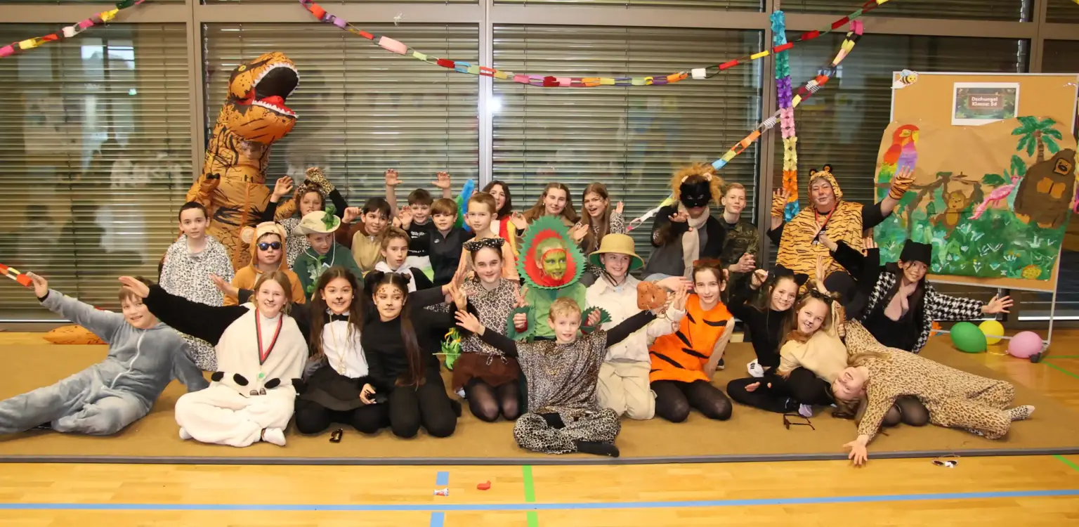 2026 02 Lender Gymnasium Schulleben Sextanerfastnacht (16)