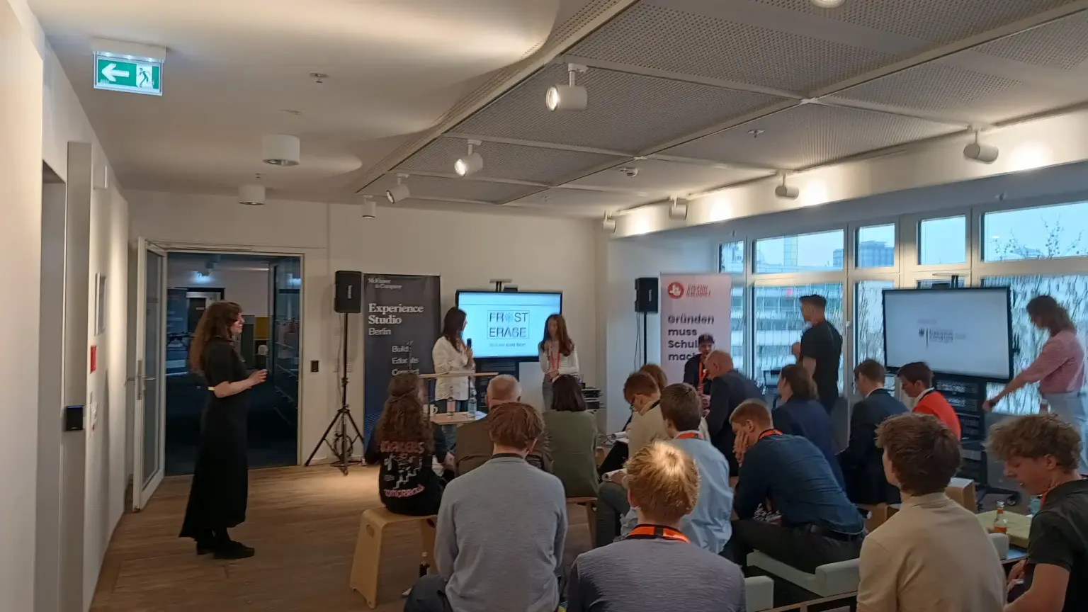 2026 03 Lender Gymnasium SK Jugend gründet PitchEvent für FrostErase (4)