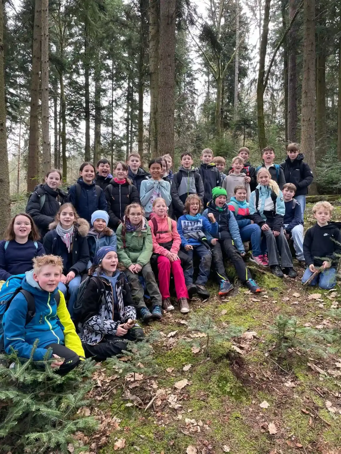 2026 03 Lender Gymnasium Waldklassenzimmer Kunst (7)