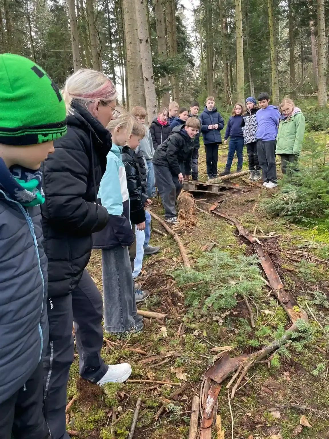 2026 03 Lender Gymnasium Waldklassenzimmer Kunst (9)