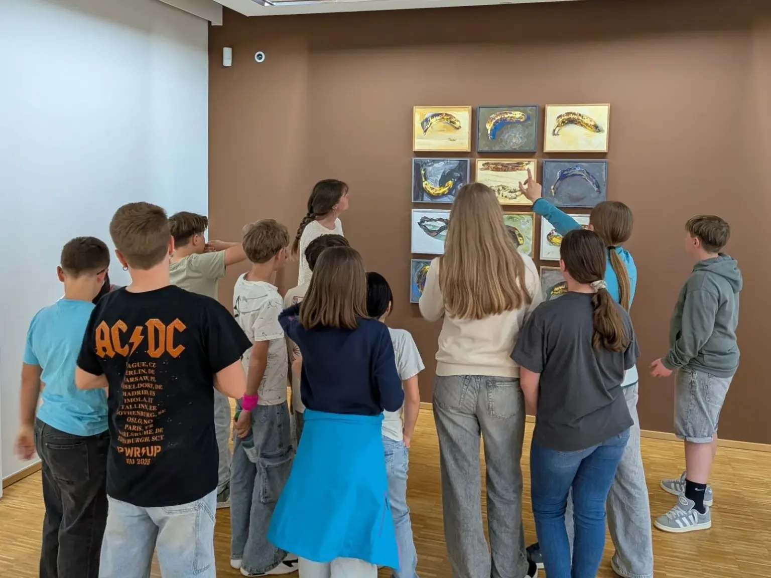 2026 04 Lender Gymnasium Kunst Exkursion Ausstellung (3)