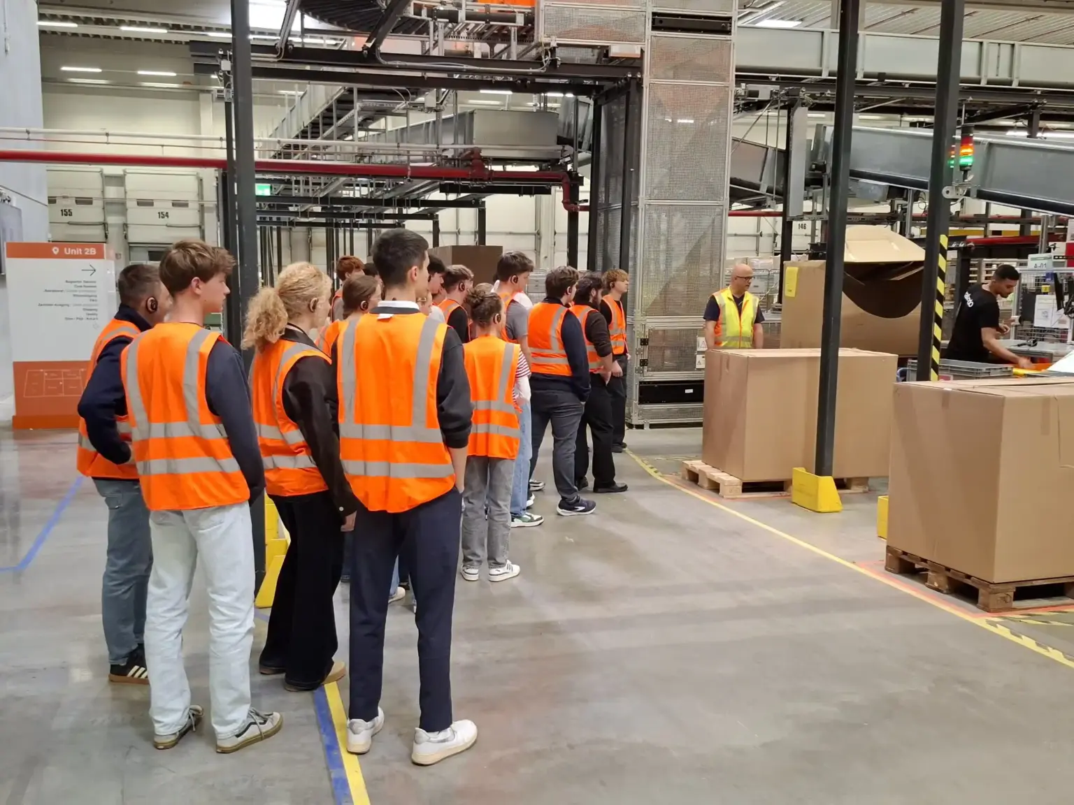2026 06 Lender Gymnasium Wi Exkursion Zalando (01)