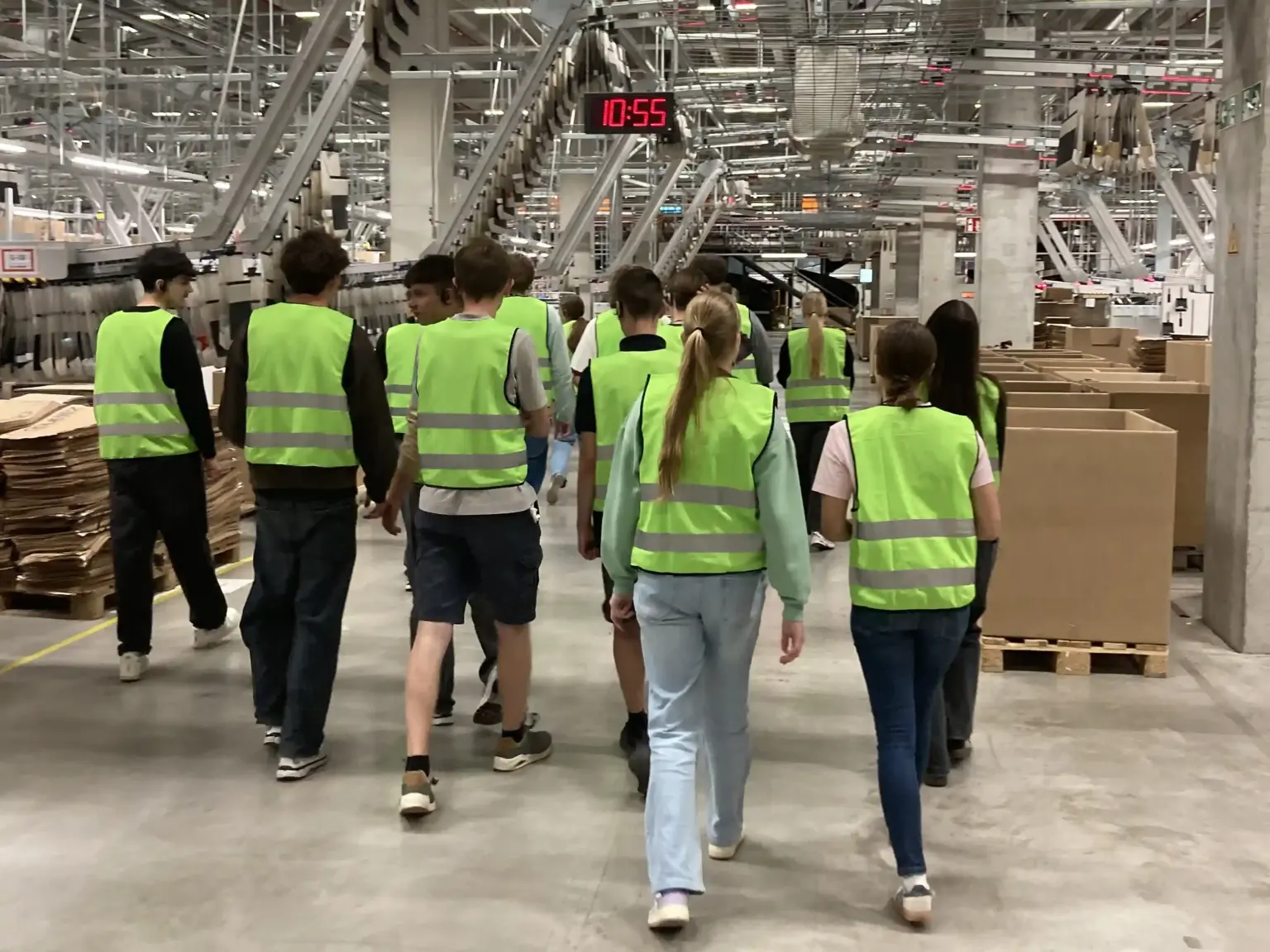 2026 06 Lender Gymnasium Wi Exkursion Zalando (09)