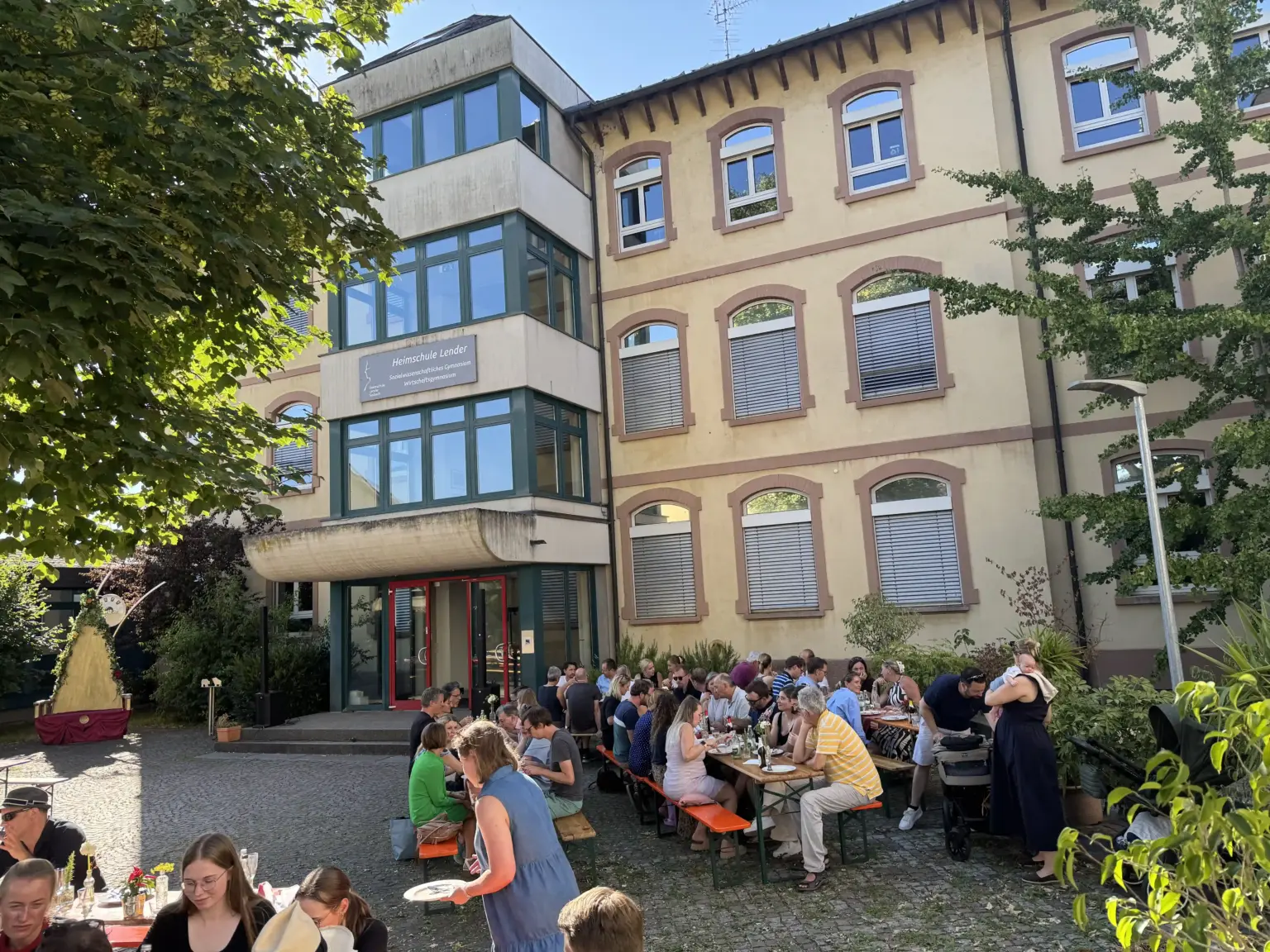2026 07 Lender Gymnasium Schulleben Kollegenabschied (1)